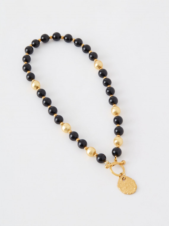 Onyx necklace with gold-plated elements