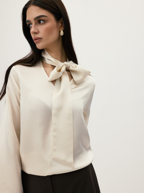 An elegant blouse with a sash in ecru-Taranko