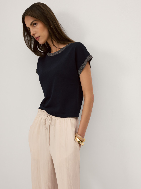 Navy blue short-sleeved jumper