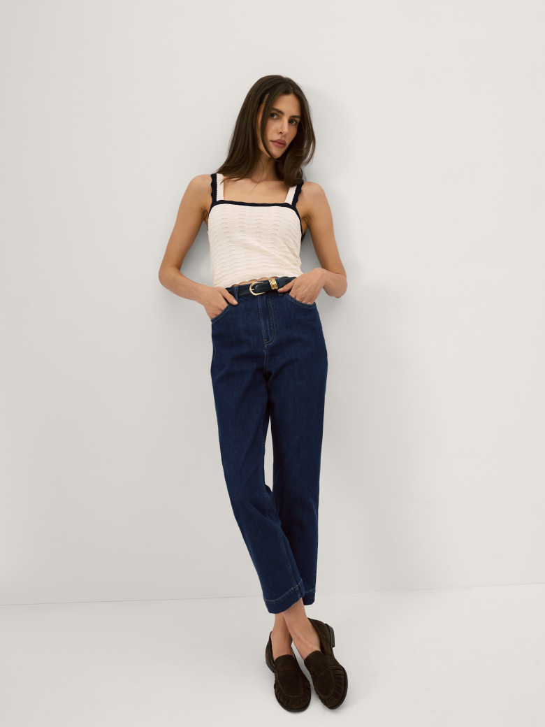 Navy blue cropped jeans