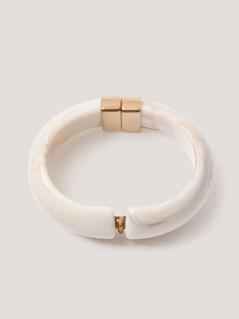 Bracelet with a marbled effect