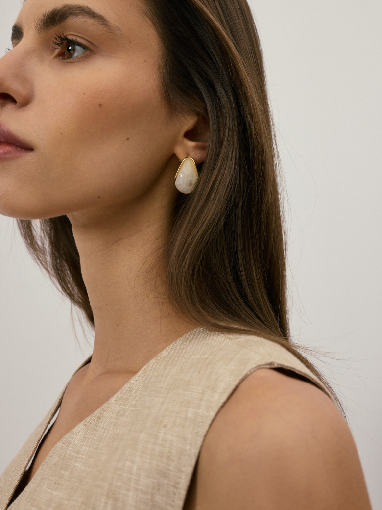 Elegant pearl earrings