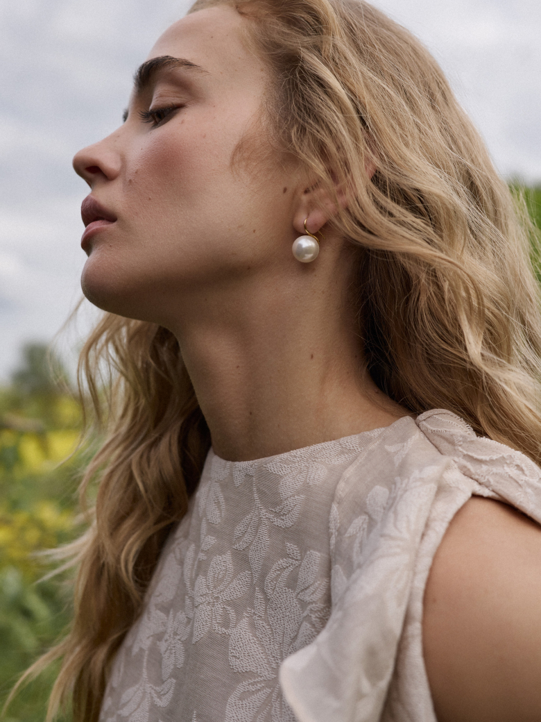 Elegant pearl earrings